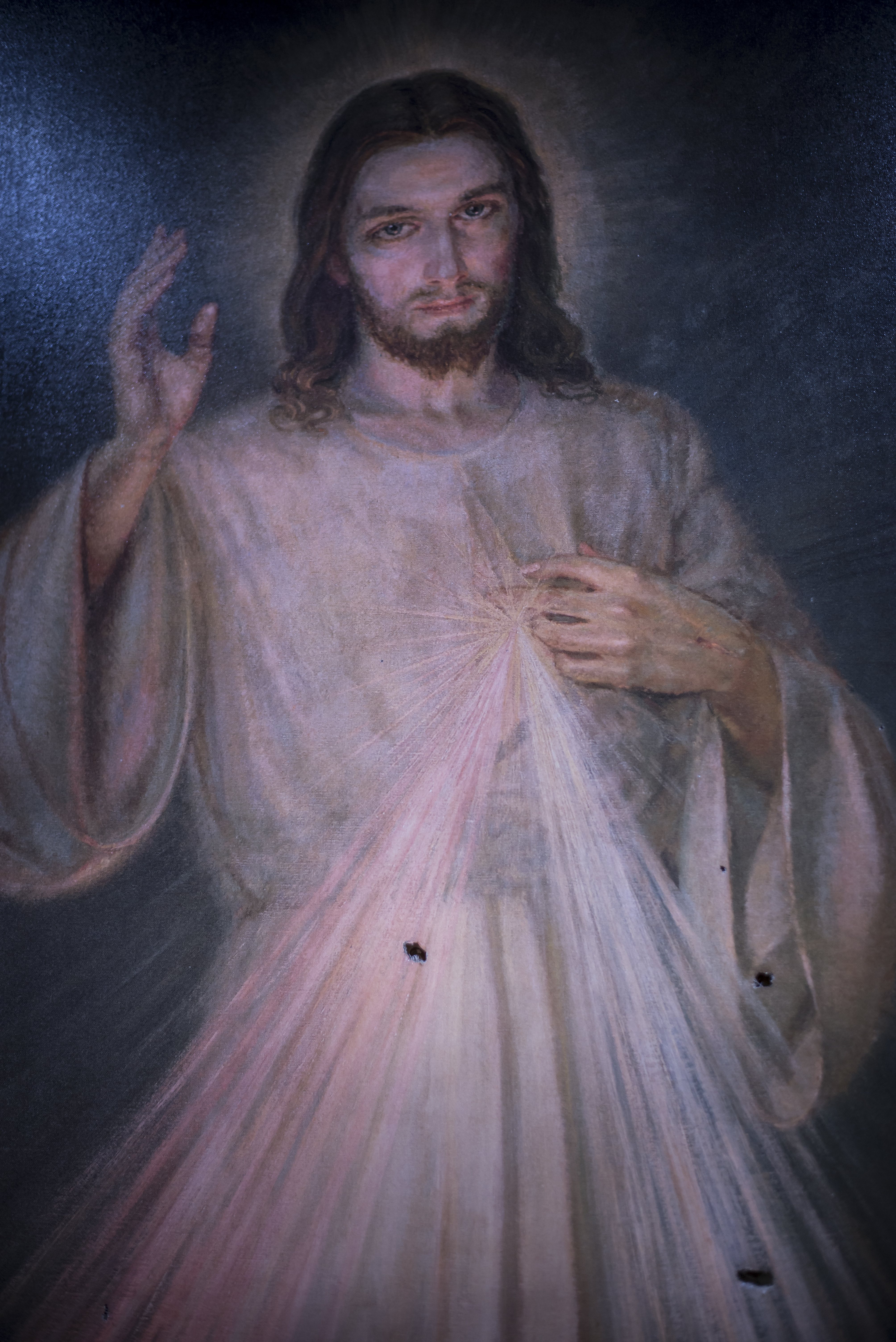 La imagen de Jesús de la Divina Misericordia, baleada por paramilitares el viernes 13 de julio de 2018.